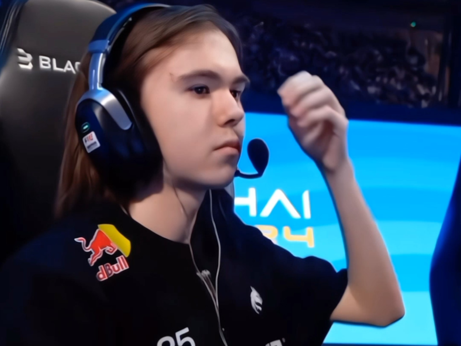 一个是个人 一个是个人