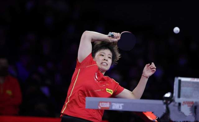 以反向运球 以反向运球